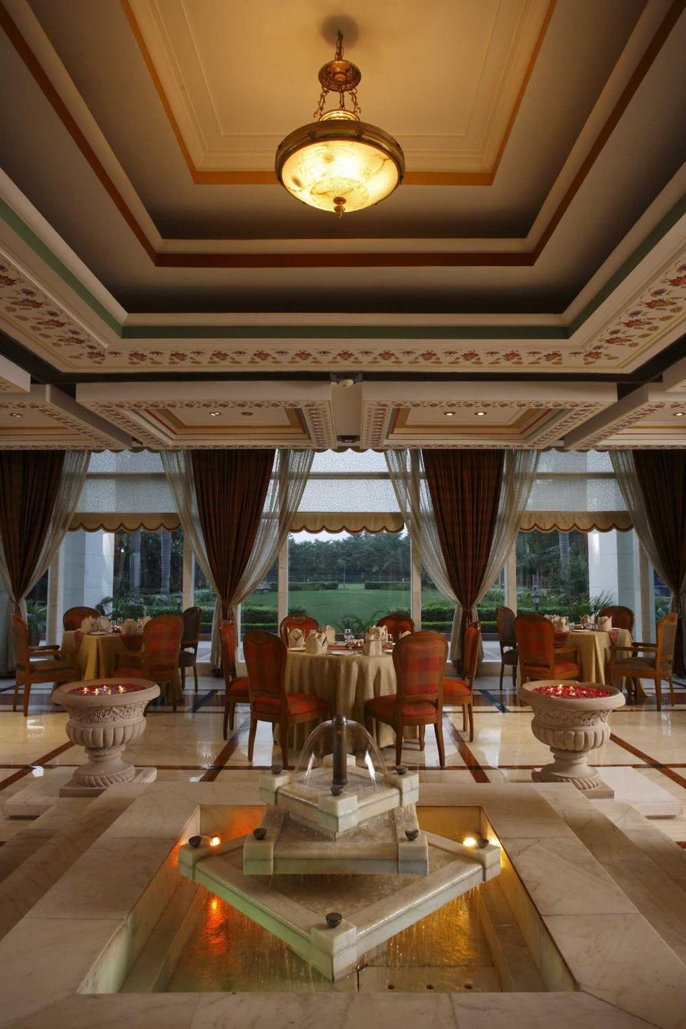 Jaypee Palace Hotel Agra  Exteriör bild